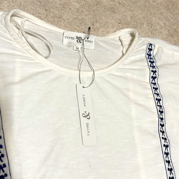 BNWT THYME & HONEY WHITE DOLMAN SLEEVE NAVY BLUE EMBROIDERED TUNIC TOP - Picture 5 of 11